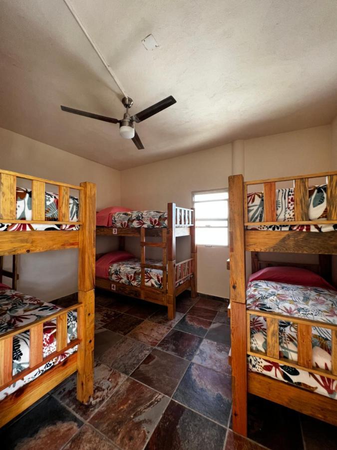 Hostal บูเซเรียส ภายนอก รูปภาพ