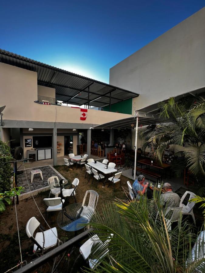 Hostal บูเซเรียส ภายนอก รูปภาพ