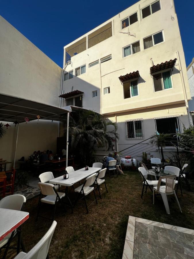 Hostal บูเซเรียส ภายนอก รูปภาพ