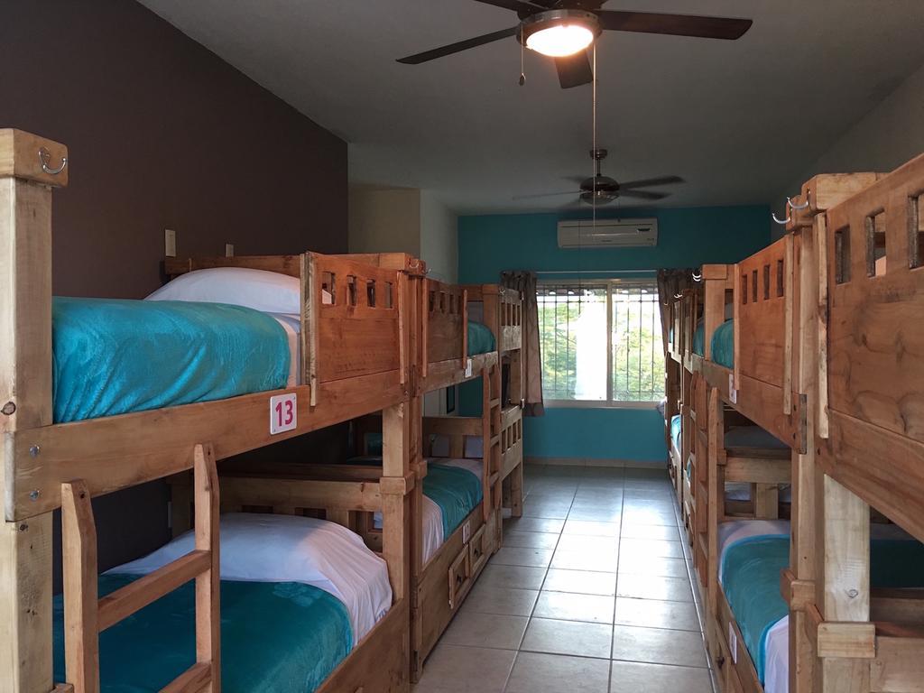 Hostal บูเซเรียส ภายนอก รูปภาพ