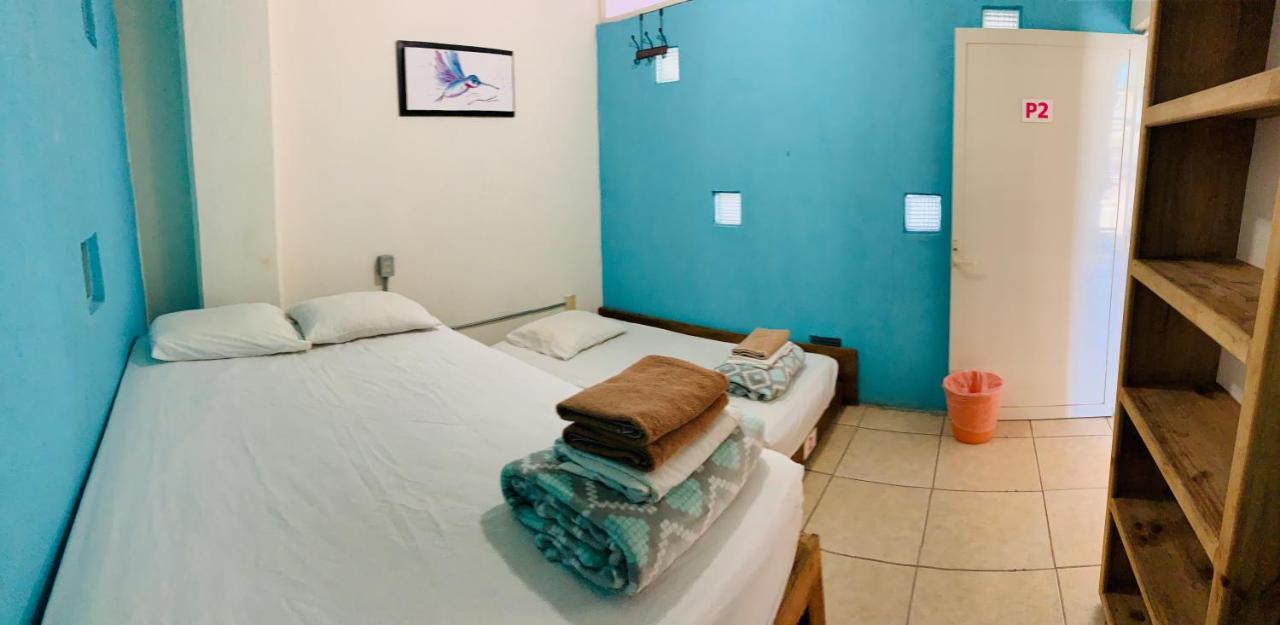 Hostal บูเซเรียส ภายนอก รูปภาพ